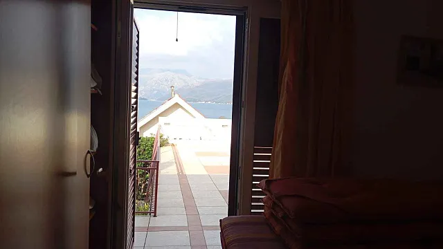 house 116 m², Krašići, second line, with a small garden and a barbecue area — photo 5